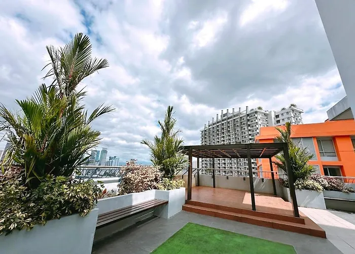 Camp Cj Near Bgc, Mrt Boni Free Pool Gym * Manila