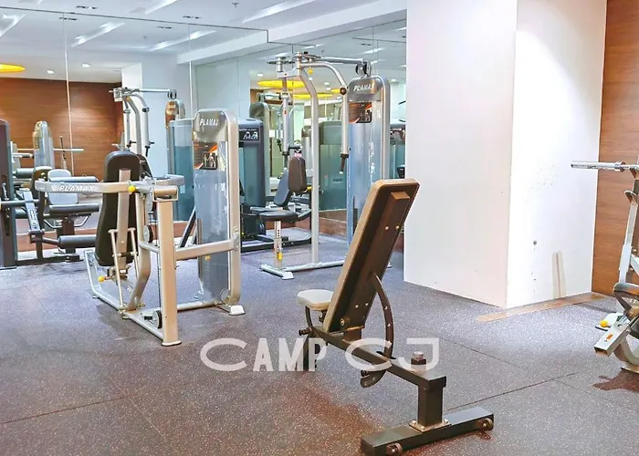 Camp Cj Near Bgc, Mrt Boni Free Pool Gym Apartment Manila