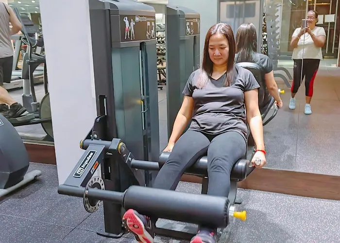 Camp Cj Near Bgc, Mrt Boni Free Pool Gym