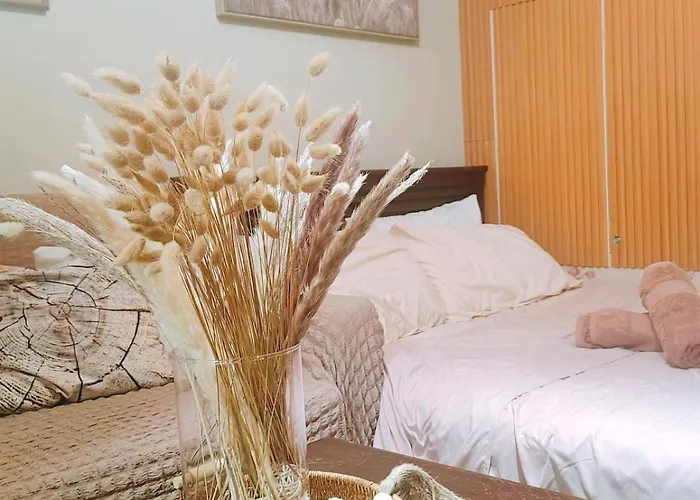 Apartment Camp Cj Near Bgc, Mrt Boni Free Pool Gym *